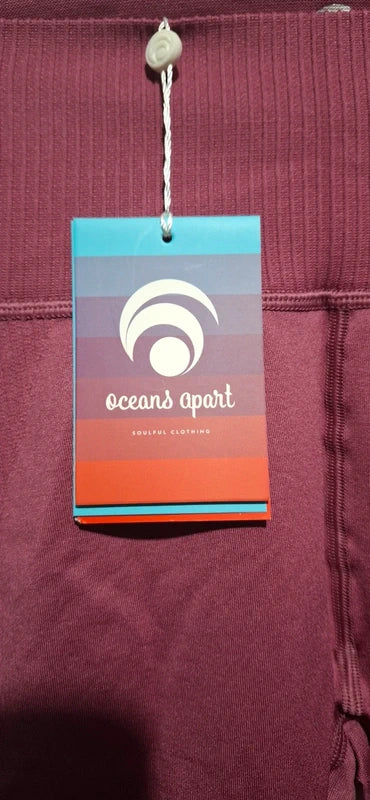 Nowe Oceans Apart Zoe Pant Rozmiar S - Wine/Berry (Bordowe/Śliwkowe) Prążkowane