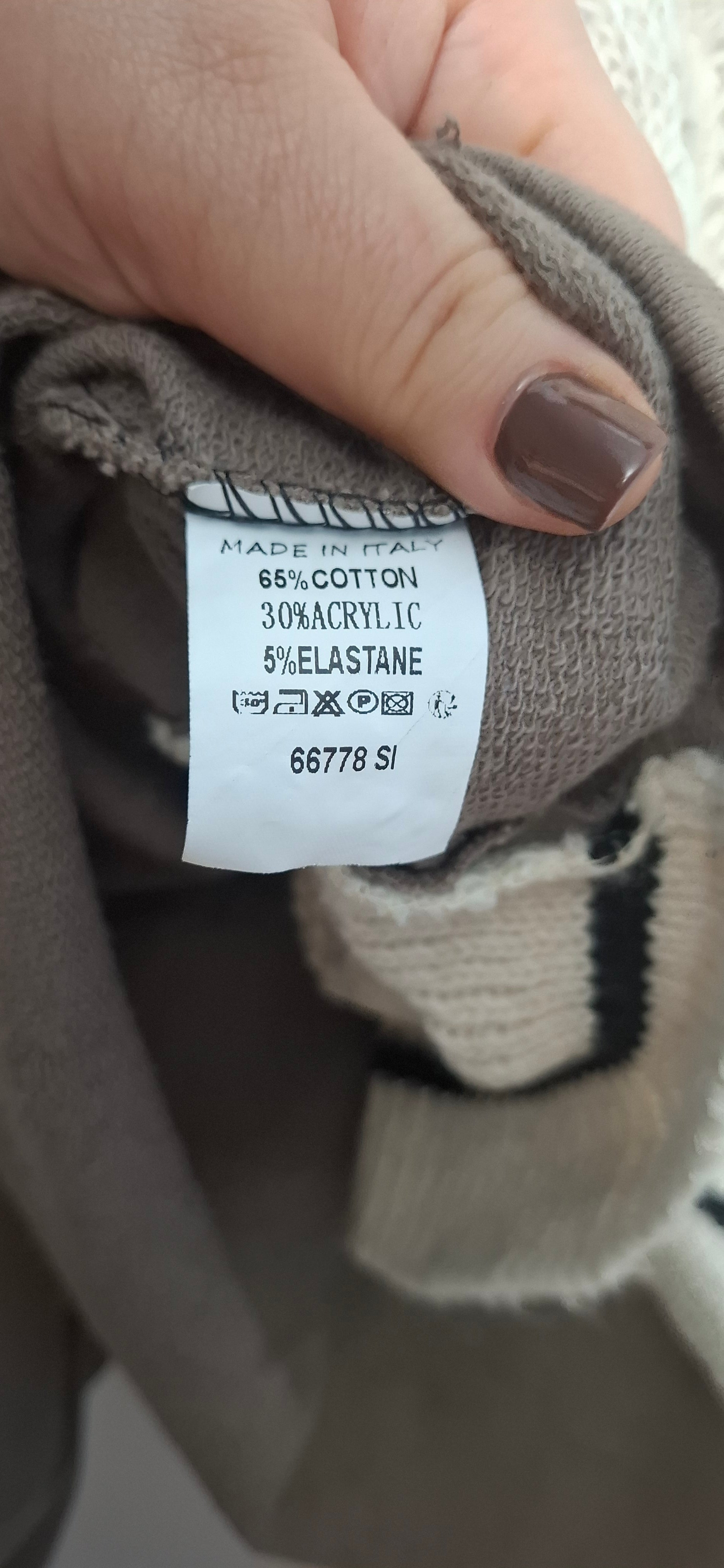 Włoska Bluza / Sweter INEO Couture Oversize Dwukolorowa, Warkocz, Napisy na Rękawach, 65% Bawełna.