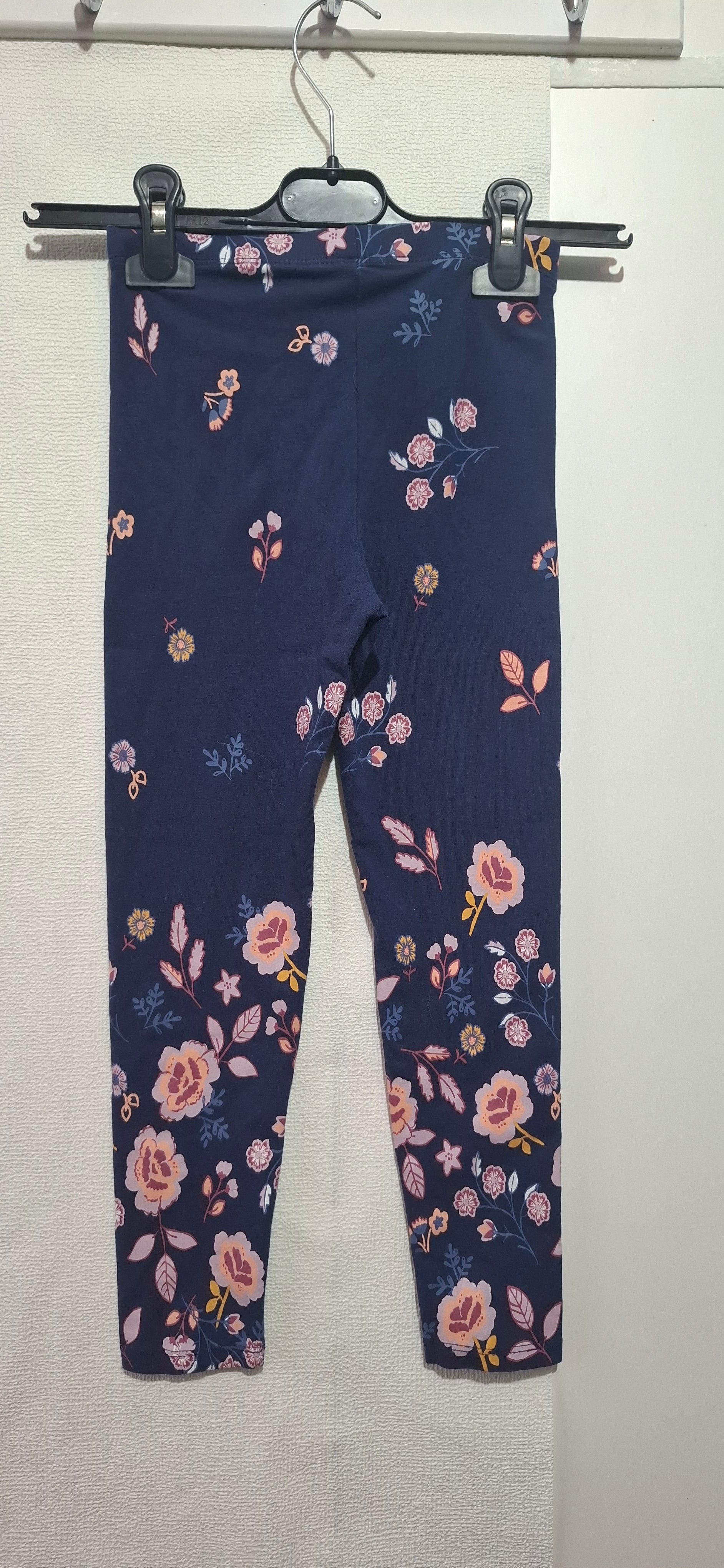 Legginsy Dziecięce 116/122 granatowe w róże floral bawełna BDB