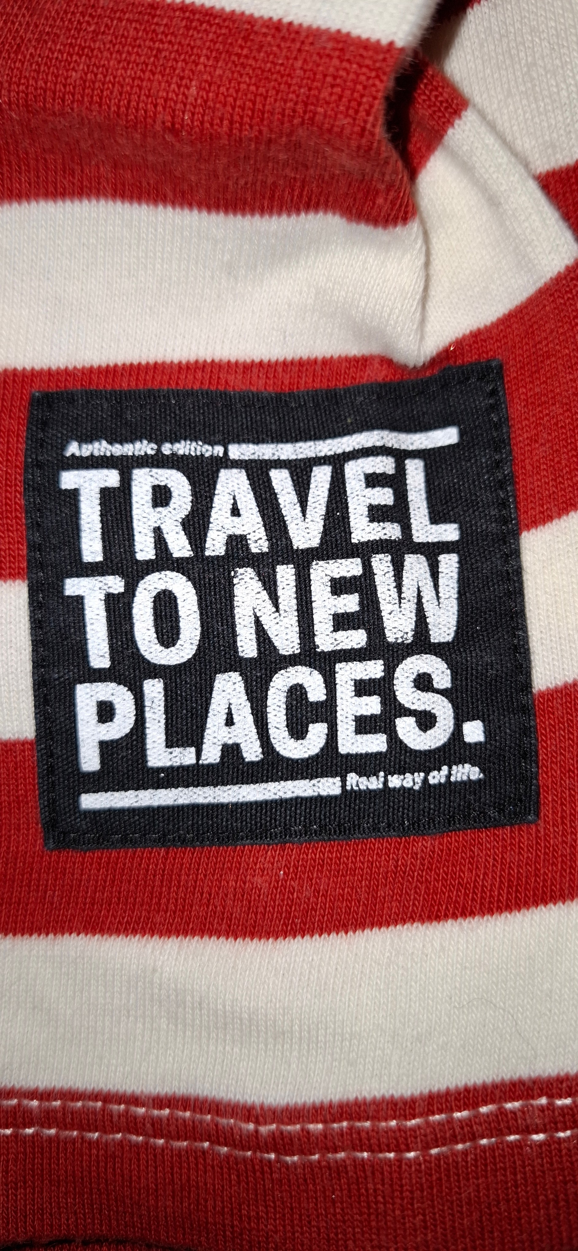 Bluzka dziecięca Longsleeve Pasy Czerwono-Kremowe Rozmiar 128 "Travel To New Places"