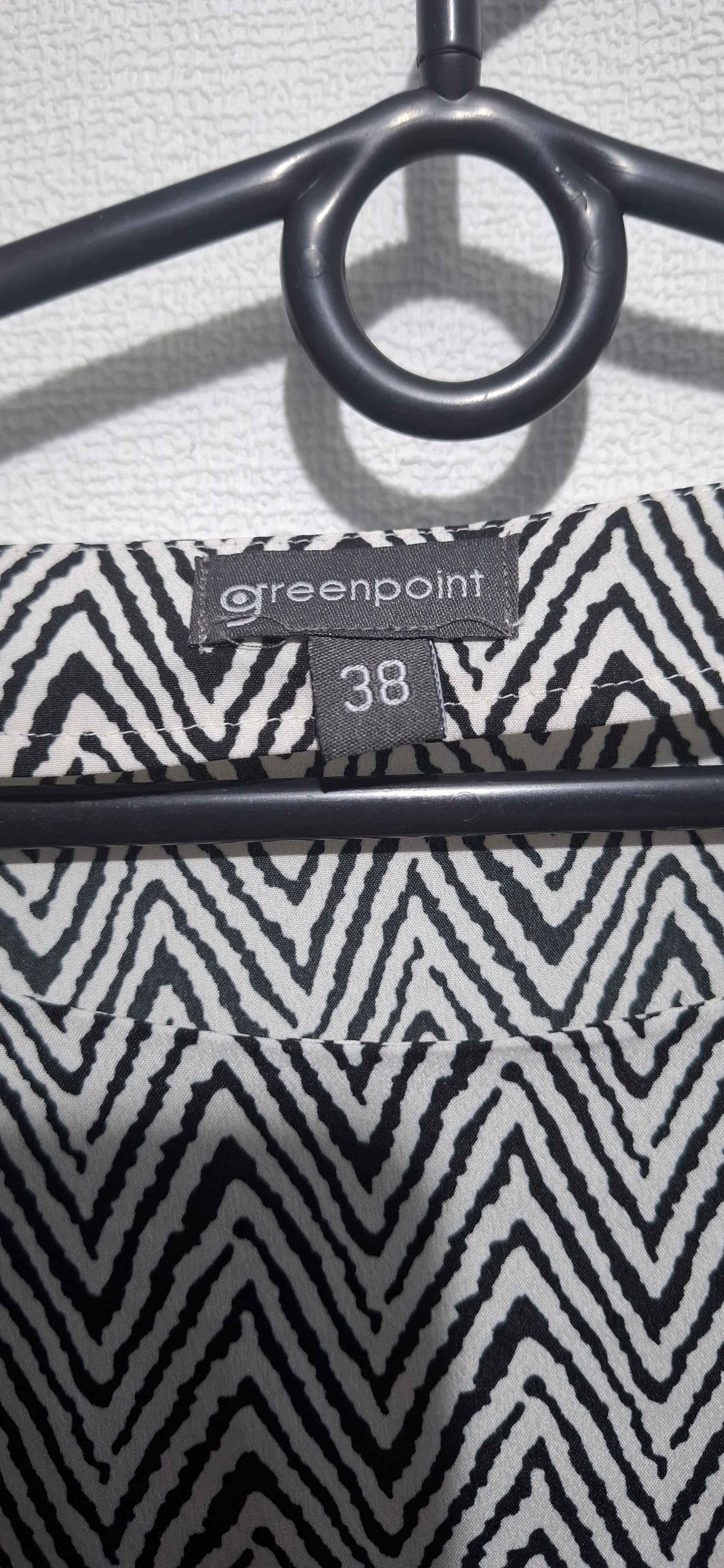 Elegancka Bluzka GREENPOINT 38 (S/M) Czarno-Biały Wzór w Zygzaki Dekolt Łódka